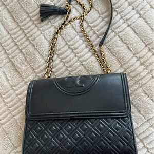 Tory Burch
Fleming Convertible Shoulder Bag